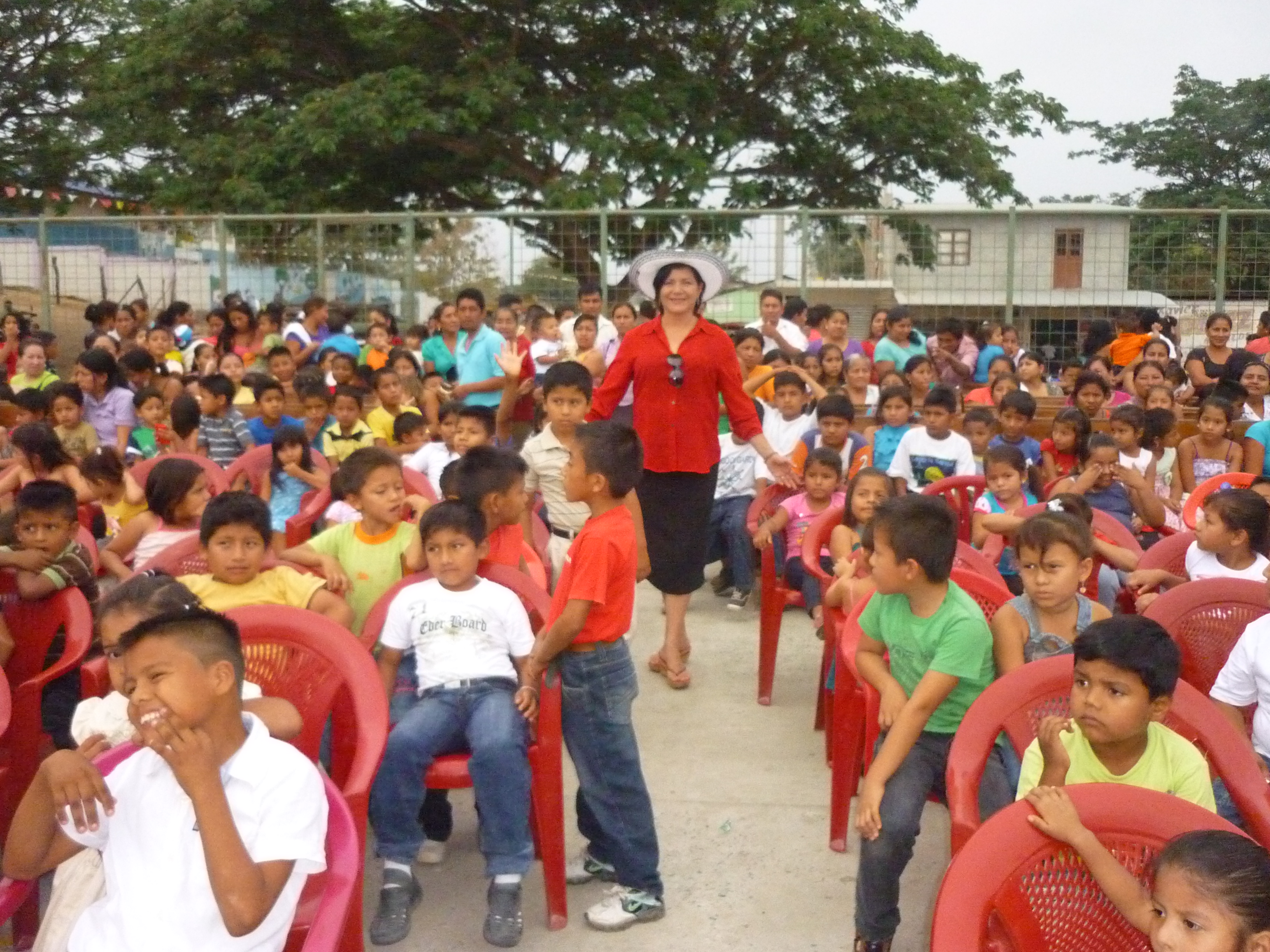 Portada del álbum Entrega de Juguetes y canasta La Estacada Pedro Carbo